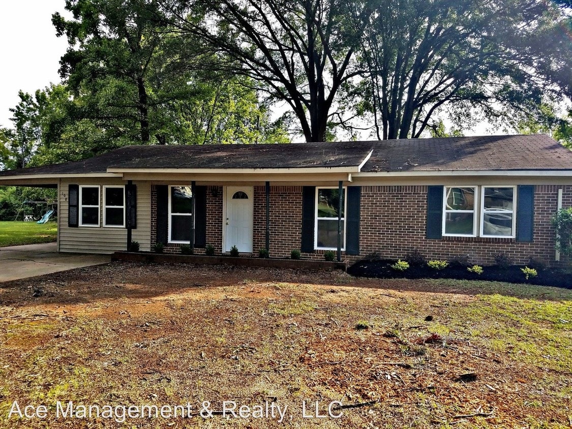 Primary Photo - 3 br, 1 bath House - 108 Hillside Dr SW