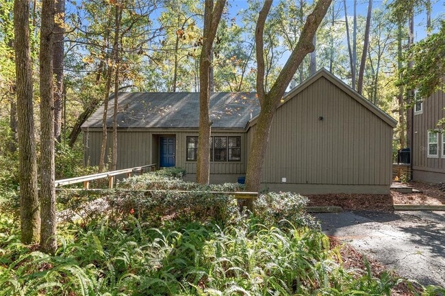 Building Photo - 8305 SW 46 Ln