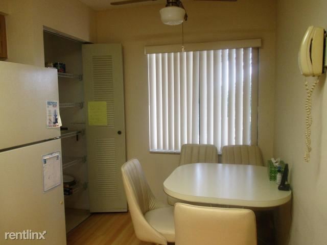 Foto del edificio - 7260 Kinghurst Dr