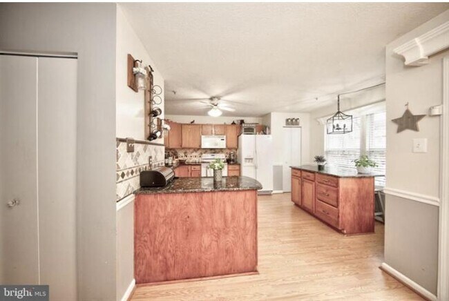 Building Photo - 2067 Paperbark Rd