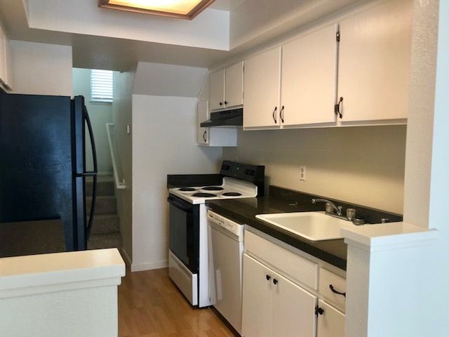 Building Photo - Windmill Circle Townhome