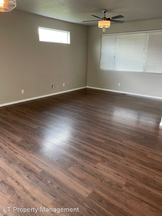 Foto del edificio - 3 br, 3 bath House - 20065 E Meyers Ave