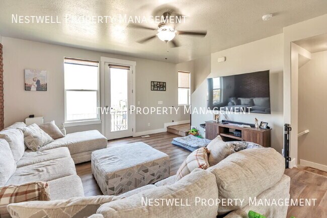 Foto del edificio - 2558 E High Ridge Dr