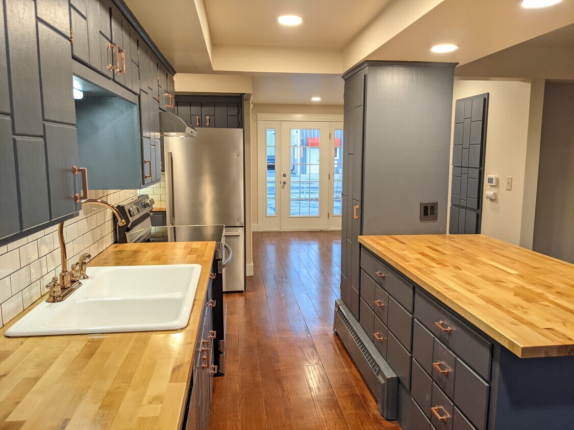 165 Lincoln St Unit 1, Valders, WI 54245 Apartments in Valders, WI