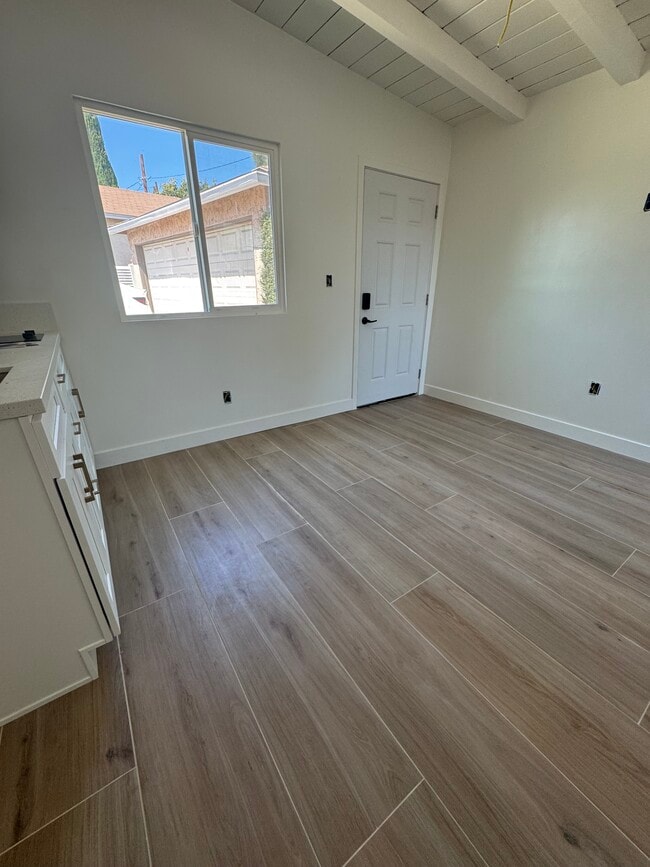 Building Photo - 10608 Beak Ave