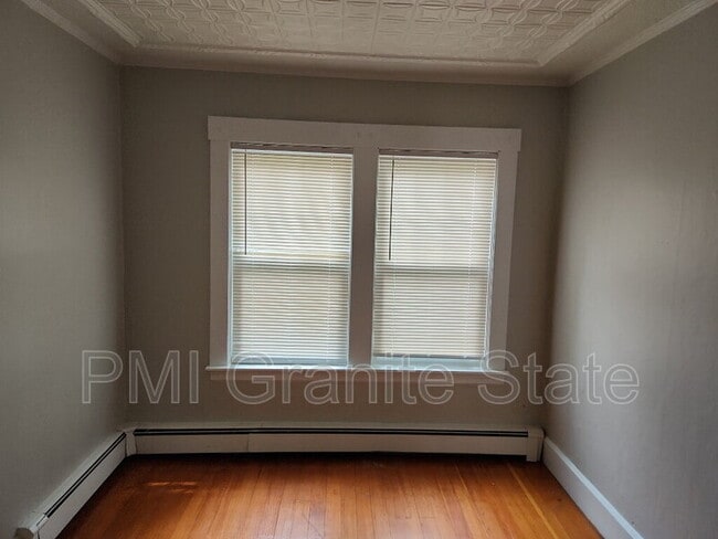 Foto del edificio - 7 Paige Ave