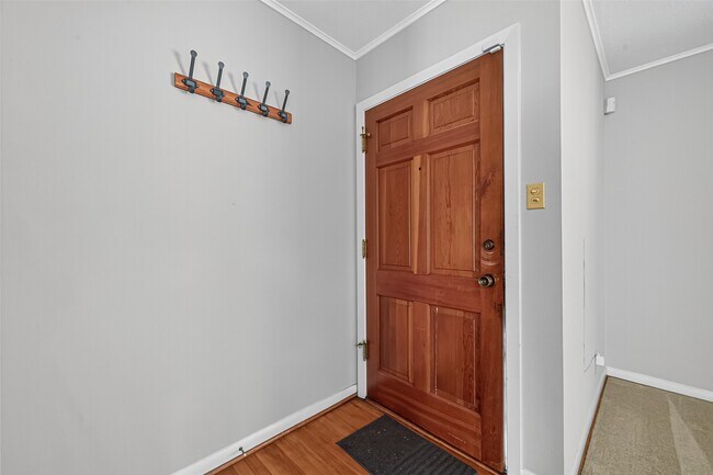 Foto del edificio - 10005 Hazelhurst Dr