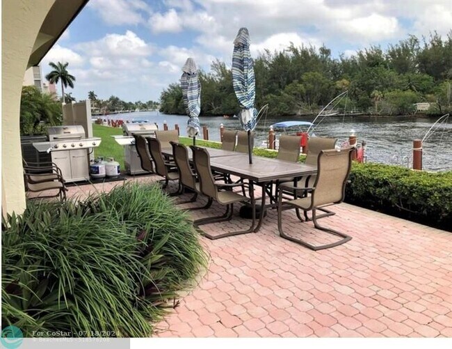 Foto del edificio - 1627 Riverview Rd