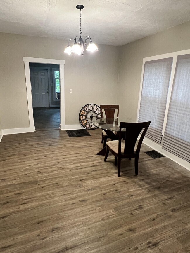 Building Photo - 335-337 W Grand Ave