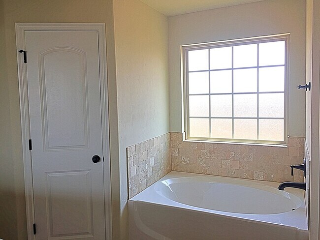 Foto del edificio - 3 Bed/2 Bath Home in The Grove-Community P...