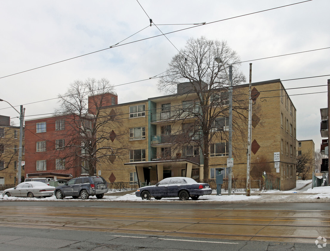 Foto principal - 2355 Lake Shore Blvd W