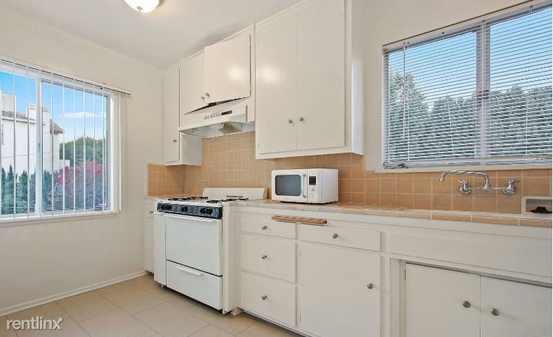 Primary Photo - 2 br, 1 bath Townhome - 367 Bergen Ave