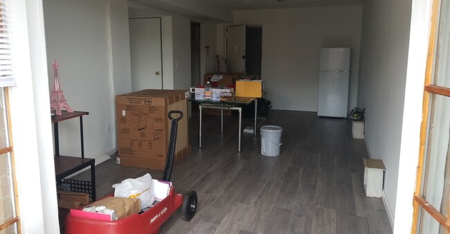 Building Photo - 525 Clove Rd