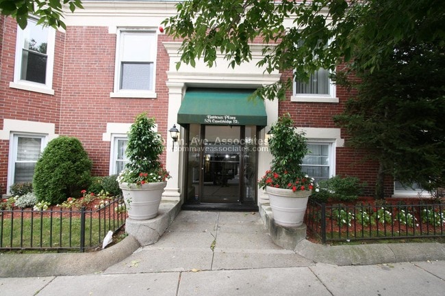 Building Photo - 11 Barrows St