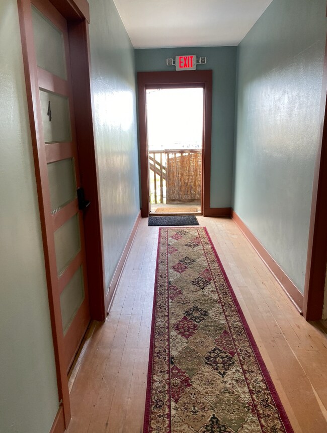 1120 Finnegan Way, Unit 5 Apartment for Rent in Bellingham, WA