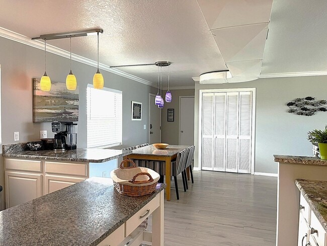 Building Photo - 2975 Jimmy Buffett Mem Hwy