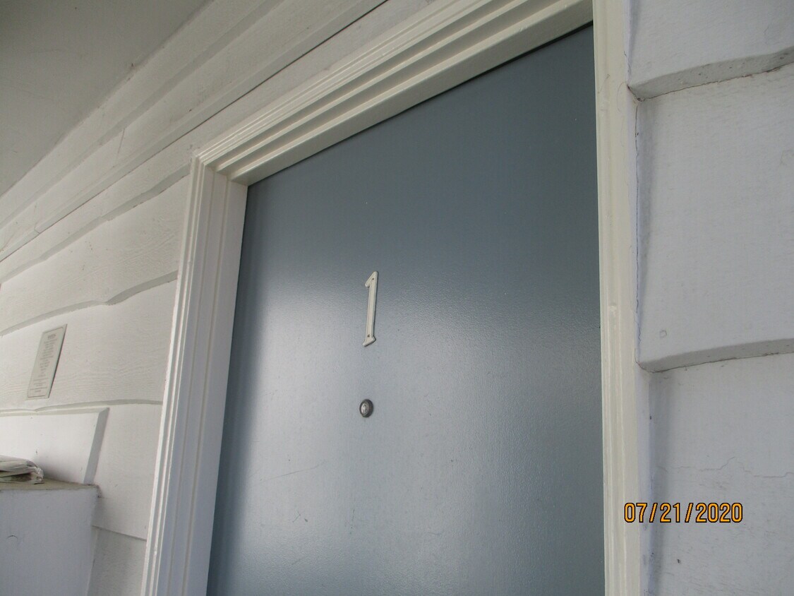 Primary Photo - 3235 Collier Ave