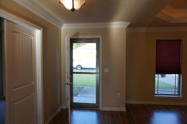 Foto del edificio - 5263 Moore Loop