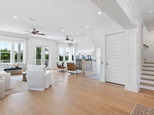 Building Photo - 48 Seaboard Ln