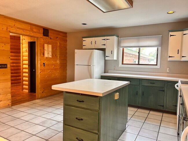 Foto del edificio - 10 Acres of Horse Property in Victor!