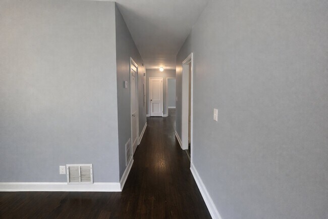 Foto del edificio - 2037 Highview Rd SW