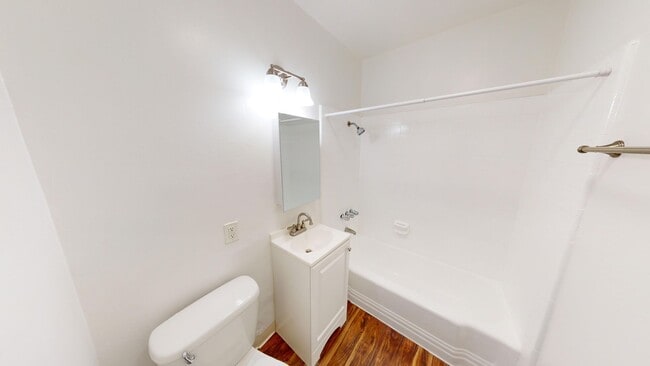 Interior Photo - 830 S. Grandview