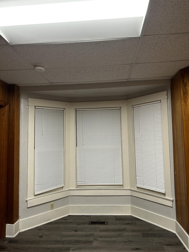 Foto del edificio - 313 S Hickory St