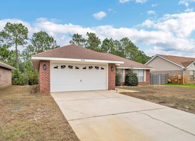 Building Photo - 4bed/2bath...Navarre home!