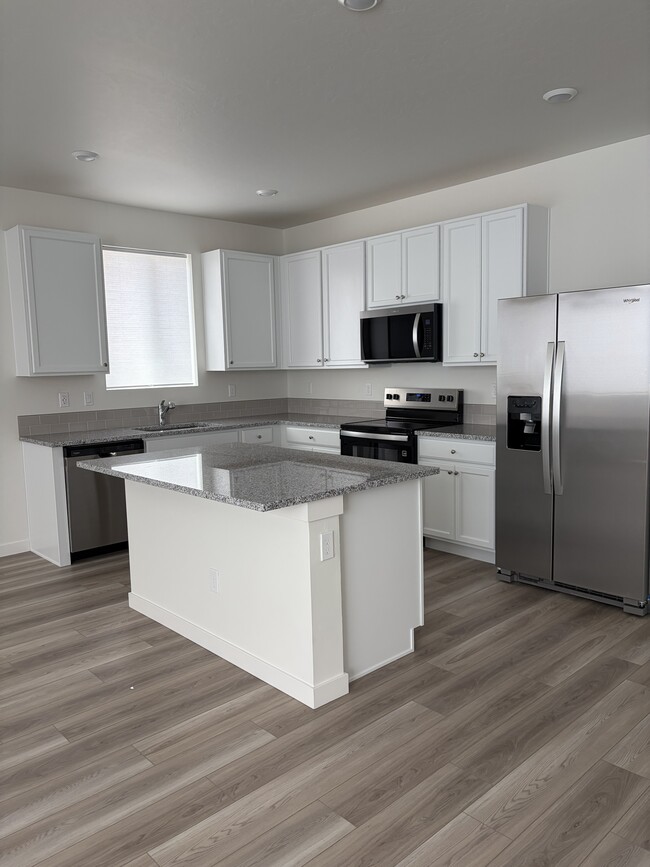 Building Photo - 7857 E Myrtle Bch Dr