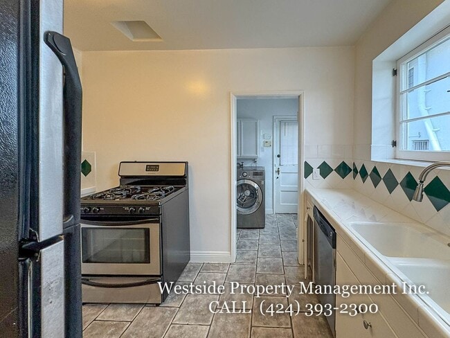 Foto del edificio - 9369 W Olympic Blvd