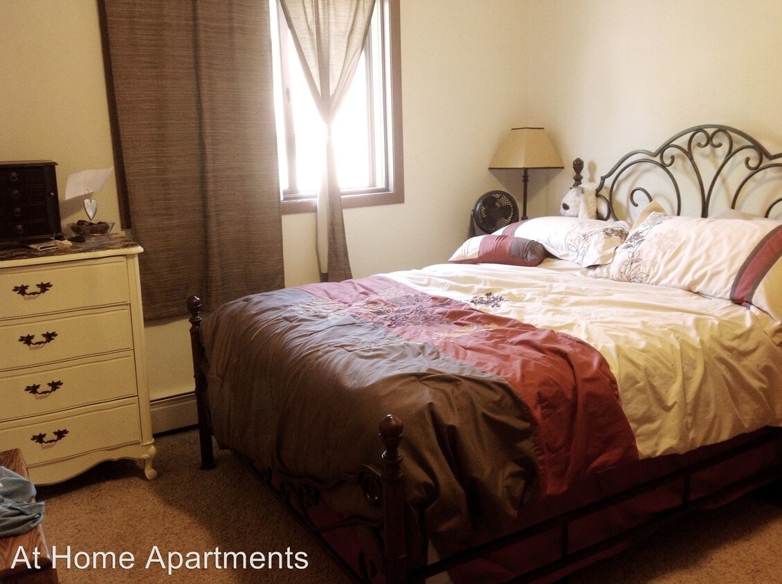 Foto principal - 1310 2nd St NE