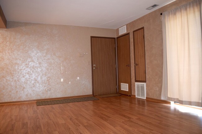 Building Photo - 2258 Abbeywood Dr