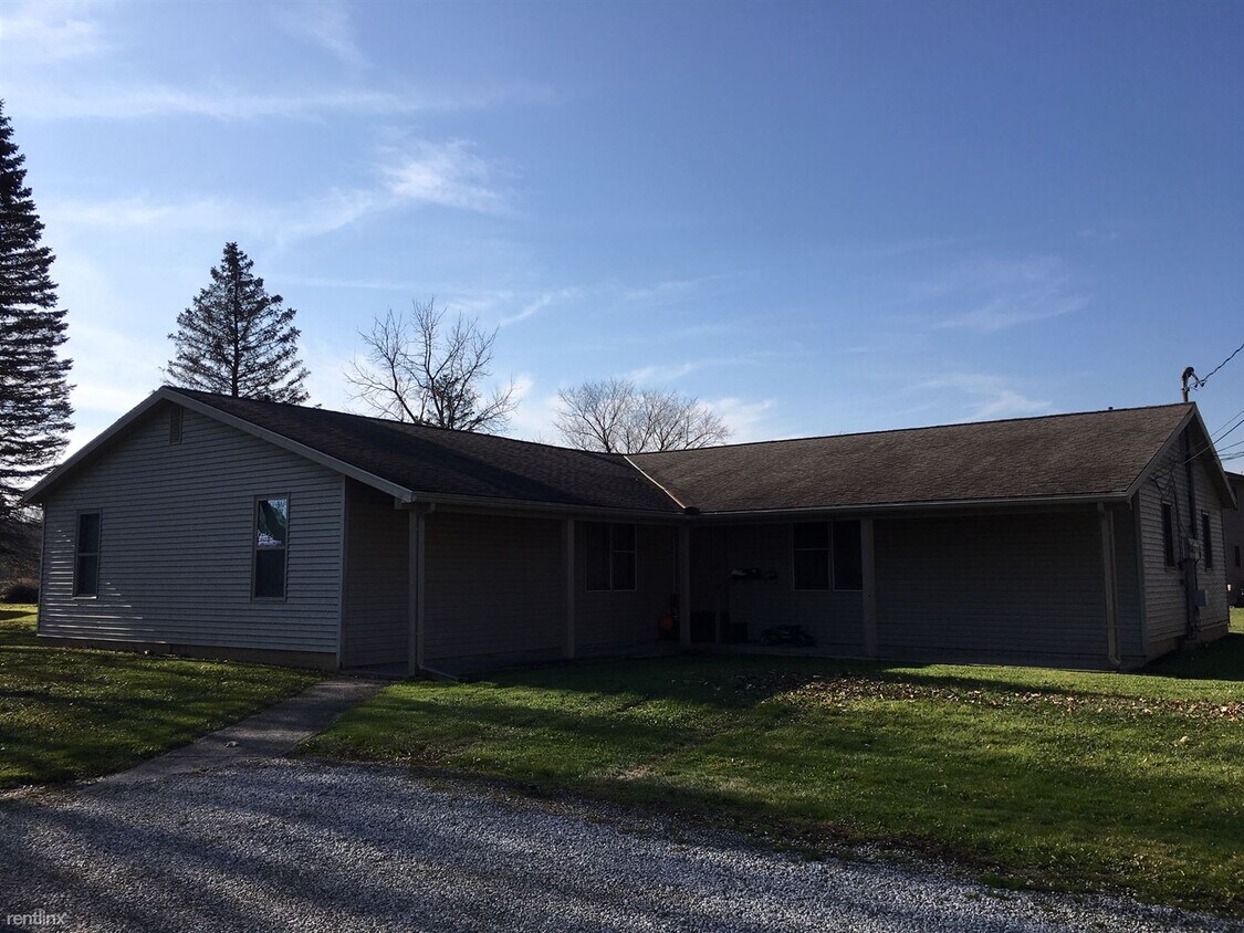 2 br, 1 bath - 8 South St Apt 3 - 2 br, 1 bath  - 8 South St Apt 3