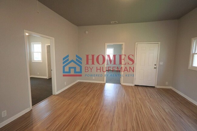 Building Photo - 1302 Cumberland Ave