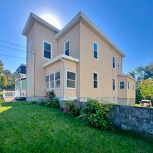 Building Photo - 74 Oak St