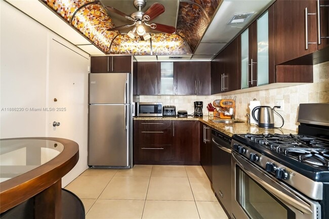 Foto del edificio - 2030 S Ocean Dr