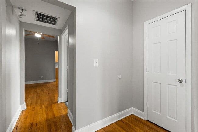 Building Photo - 1048 N Spaulding Ave