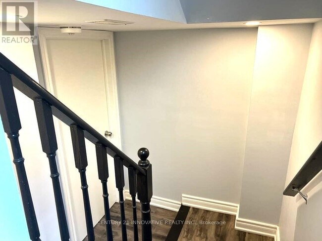 Building Photo - 3 Kellyvale Rd