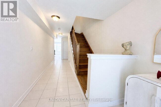 Building Photo - 136 Credit Ln