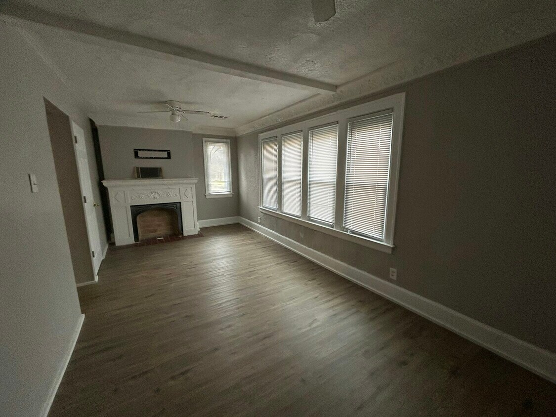 Foto principal - 4207 Devonshire Road, Unit 4207