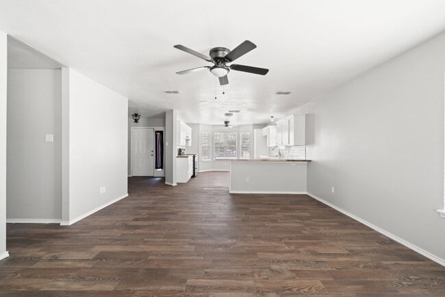 Building Photo - Beautiful 3/2/2 in Frenship ISD