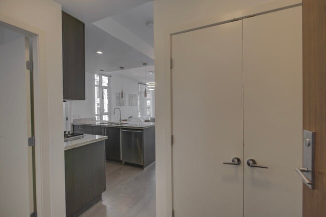 Photo du bâtiment - 35 W 2nd Ave