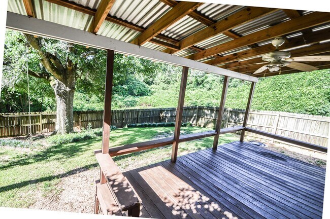 Foto del edificio - 940 E Glenn Ave