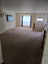 Building Photo - 15721 Ensleigh Ln