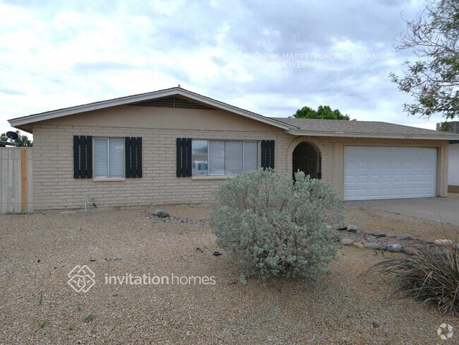 Building Photo - 2911 W Laurel Ln