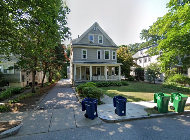 Building Photo - 262 Lake Ave