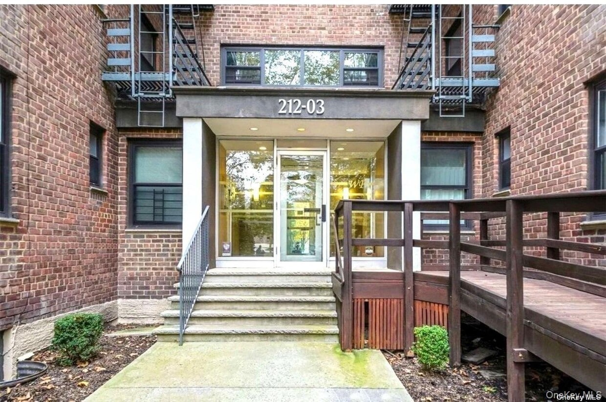 Foto principal - 212-03 75th Ave