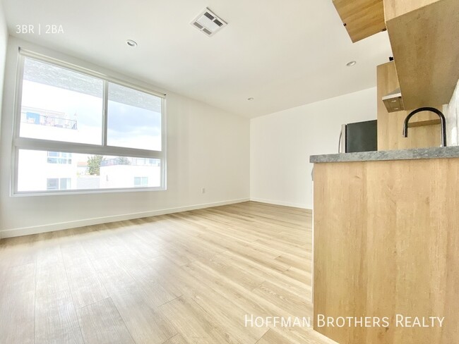 Foto del edificio - 233 Rosemont Ave