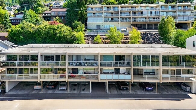 Building Photo - Bayview Condo with Updated Features  - Bou...