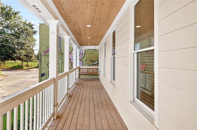 Foto del edificio - 523 Irwin St NE